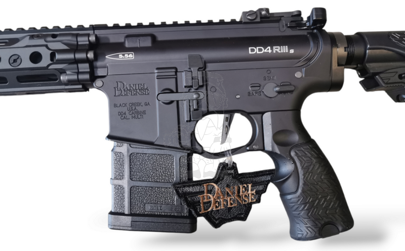 Bolt Airsoft Daniel Defense® Black Creek DD4 RIS III S 10.5'' BK Black Version by Bolt Airsoft