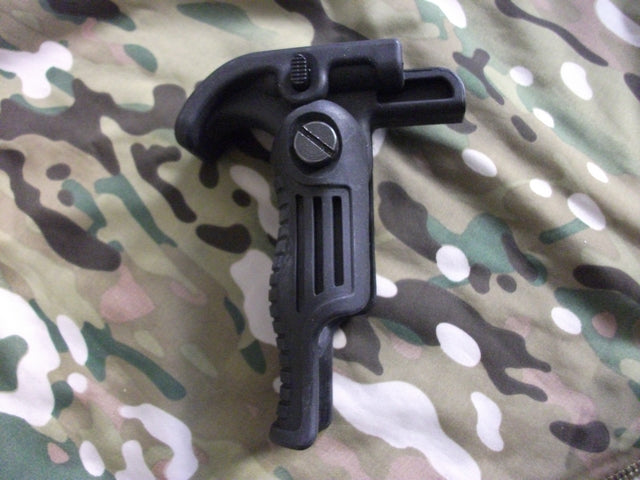 Vertical Folding Forward Grip