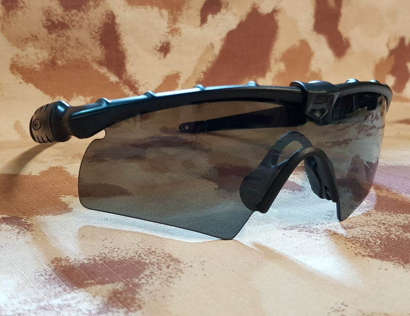 M Frame 2.0 Ballistic SI Black con Hybrid Lenses by Oakley