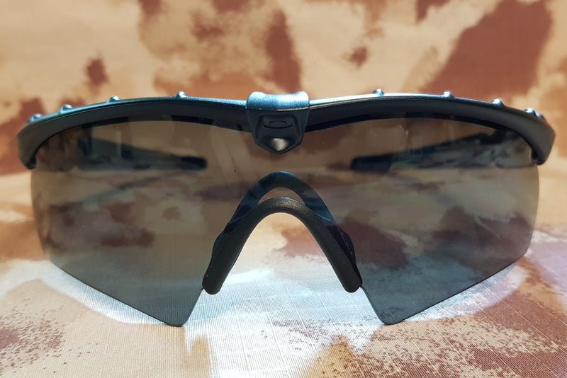 M Frame 2.0 Ballistic SI Black con Hybrid Lenses by Oakley