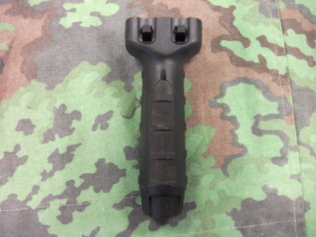 Vertical Grip Low Cost